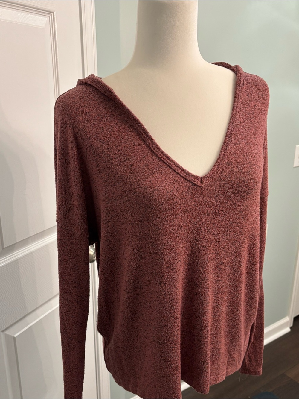 Women's V-Neck Hooded Pullover Sweater in Dusty Rose